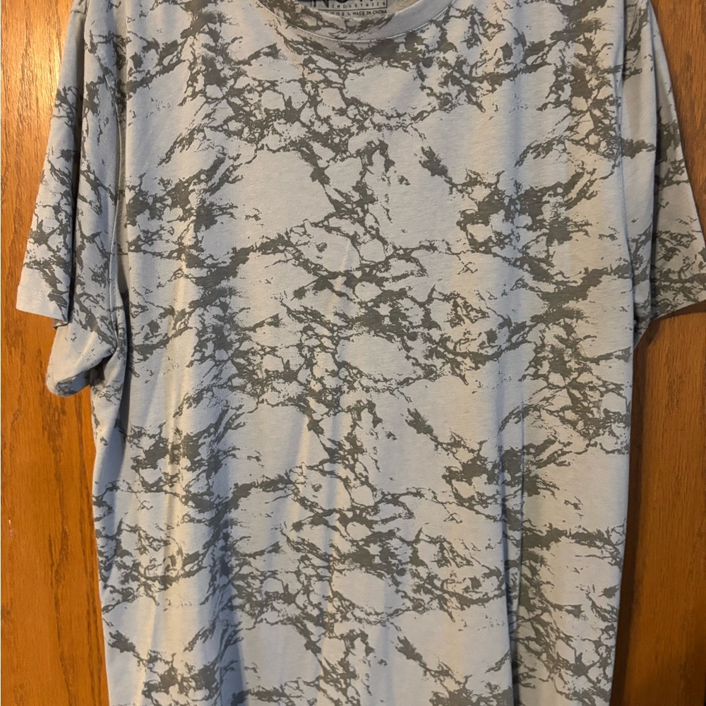 Buckle Blue and Gray Marble Short Sleeve Tee